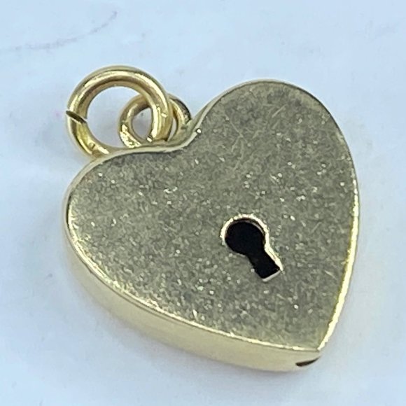 18K yellow gold Heart Lock charm 1.4gm JR7792 - Picture 1 of 5